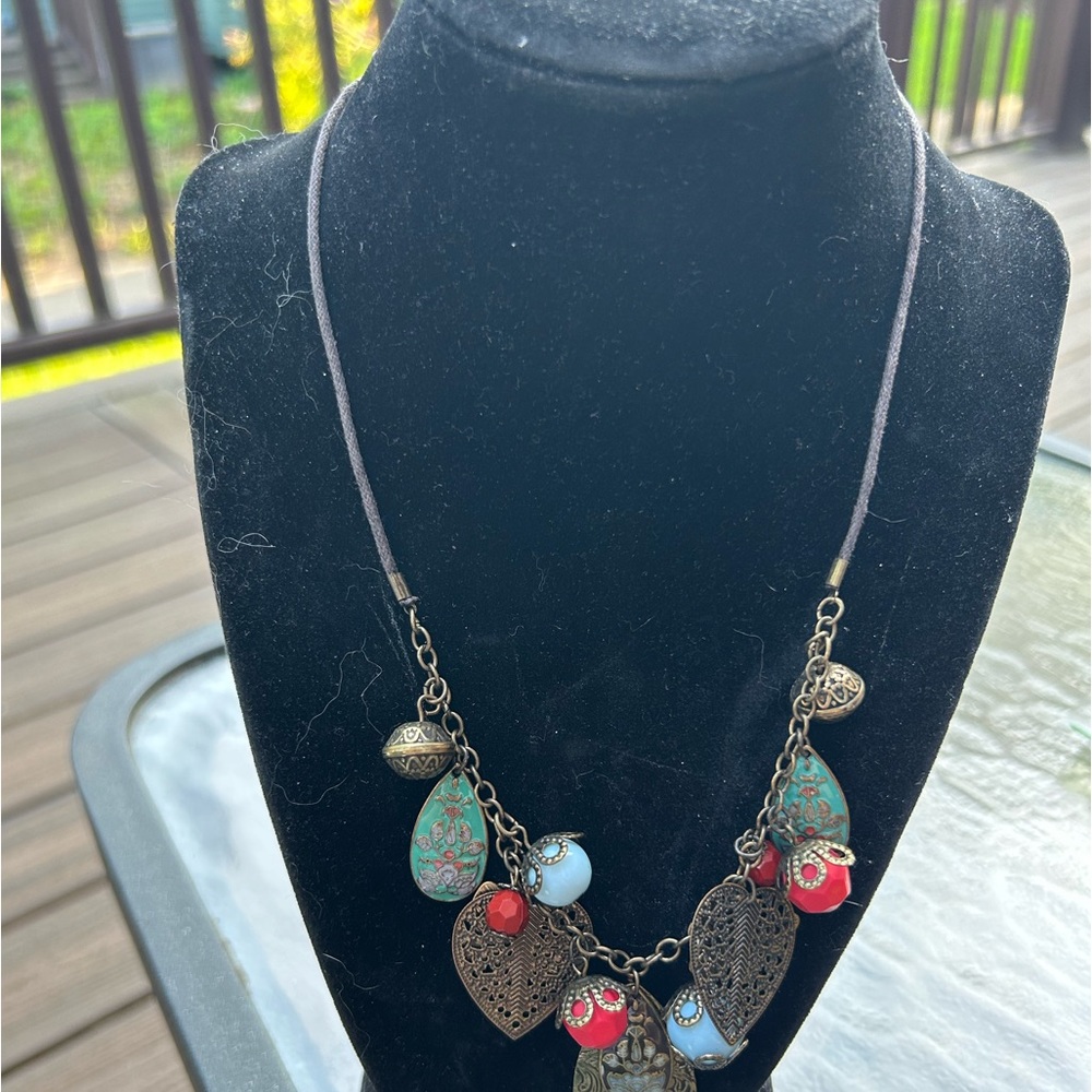 NWOT Beautiful Bronze and Multi-colored Heart Necklace 10” Length